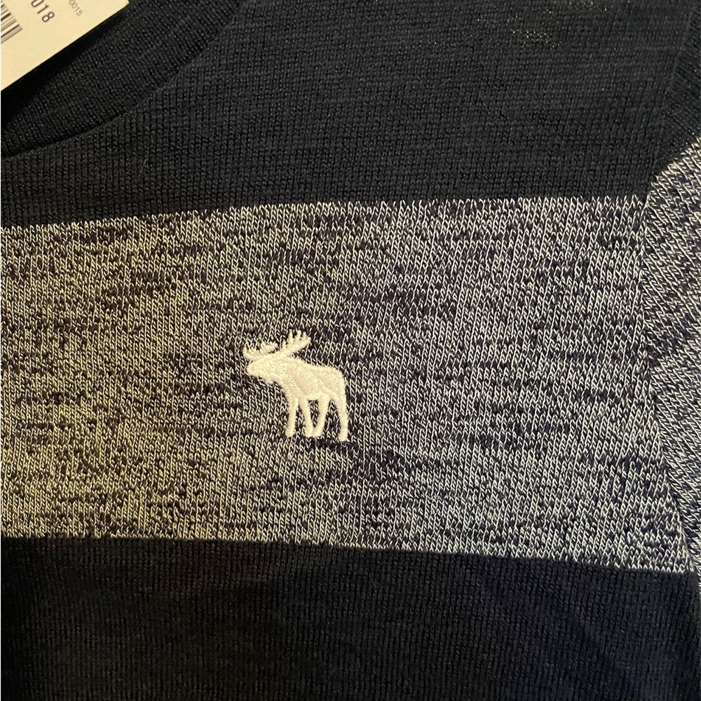 NWT Abercrombie Kids Gray/Navy Striped Top - Picture 3 of 6